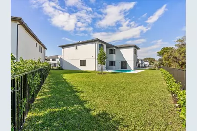 19701 NE 16 Pl, Miami, FL 33179 - Photo 9