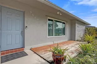 9607 NW 81st St, Tamarac, FL 33321 - Photo 3