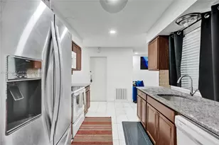 9607 NW 81st St, Tamarac, FL 33321 - Photo 15