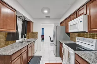 9607 NW 81st St, Tamarac, FL 33321 - Photo 9