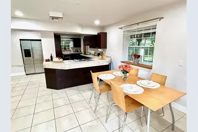 1531 NE 35th St, Oakland Park, FL 33334 - Photo 29