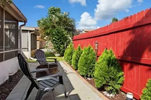 8069 SW 19th Ct, Davie, FL 33324 - Photo 13