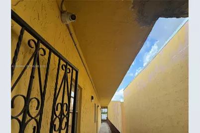 1555 W 44th Pl #305, Hialeah, FL 33012 - Photo 19