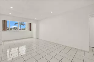 1555 W 44th Pl, Hialeah, FL 33012 - Photo 5