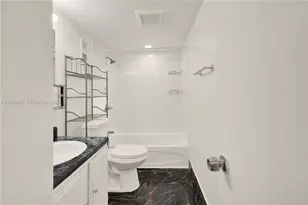 1555 W 44th Pl, Hialeah, FL 33012 - Photo 19