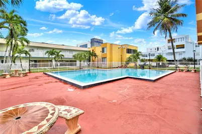 1555 W 44th Pl #305, Hialeah, FL 33012 - Photo 29