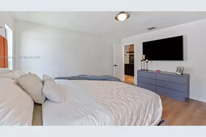 6246 SW 10th St, West Miami, FL 33144 - Photo 15