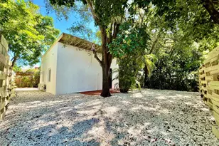 6241 NW Miami Pl, Miami, FL 33150 - Photo 11