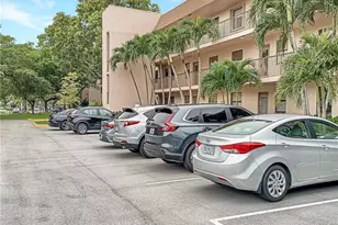 10402 Sunrise Lakes Blvd, Sunrise, FL 33322 - Photo 17