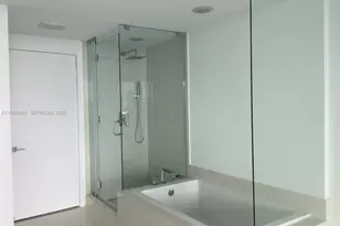 650 NE 32nd St, Miami, FL 33137 - Photo 7