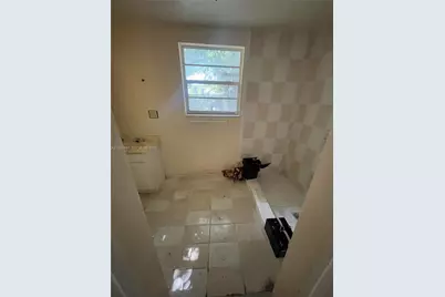 3630 NW 98th St, Miami, FL 33147 - Photo 35