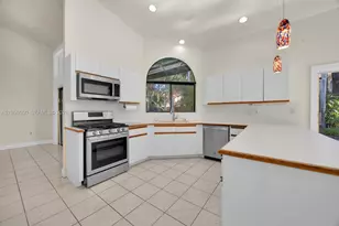 10635 SW 158th Pl, Miami, FL 33196 - Photo 13