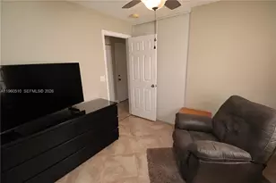 1523 NW 158th Ave, Pembroke Pines, FL 33028 - Photo 19