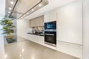 1000 Brickell Plaza, Miami, FL 33131 - Photo 11