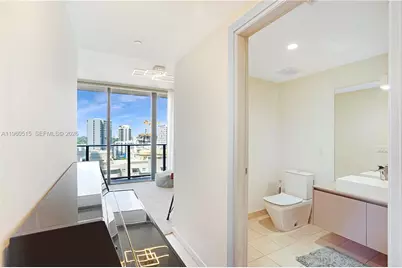 1000 Brickell Plz #1902, Miami, FL 33131 - Photo 29