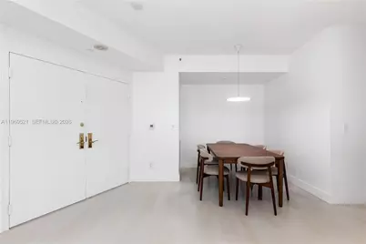 300 S Pointe Dr #907, Miami Beach, FL 33139 - Photo 9