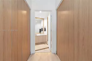 300 South Pointe Dr, Miami Beach, FL 33139 - Photo 49