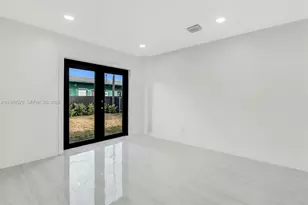 528 NW 3rd Ct, Hallandale Beach, FL 33009 - Photo 11
