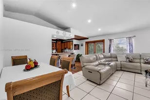 2590 SE 7th Pl, Homestead, FL 33033 - Photo 9