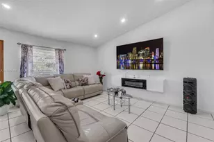 2590 SE 7th Pl, Homestead, FL 33033 - Photo 11