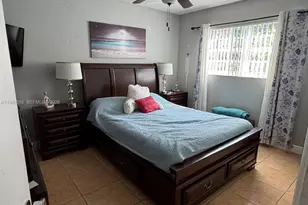 5365 W 14th Ln, Hialeah, FL 33012 - Photo 15