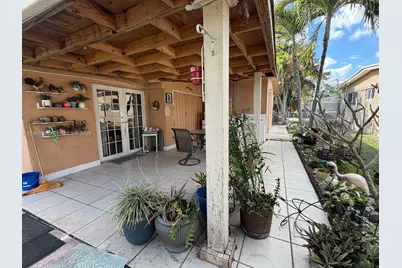 5365 W 14th Ln, Hialeah, FL 33012 - Photo 17