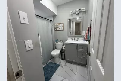 5365 W 14th Ln, Hialeah, FL 33012 - Photo 13