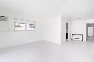 710 11th St, Miami Beach, FL 33139 - Photo 7