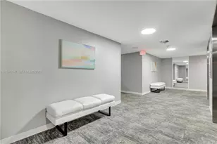 20100 W Country Club Dr, Aventura, FL 33180 - Photo 9