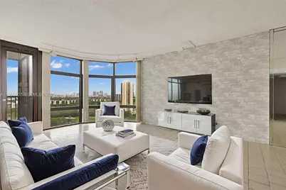 20100 W Country Club Dr #1704, Aventura, FL 33180 - Photo 11