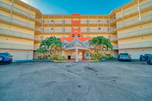 8290 Lake Dr, Doral, FL 33166 - Photo 7