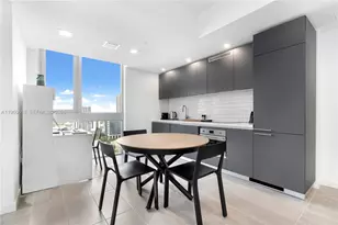 227 NE 2nd St, Miami, FL 33132 - Photo 11