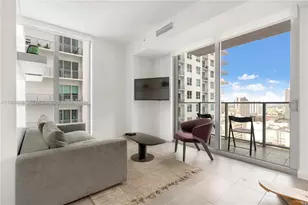 227 NE 2nd St, Miami, FL 33132 - Photo 21