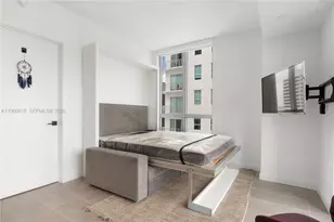 227 NE 2nd St, Miami, FL 33132 - Photo 17