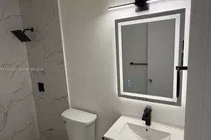 725 SW 11th Ave, Hallandale Beach, FL 33009 - Photo 17