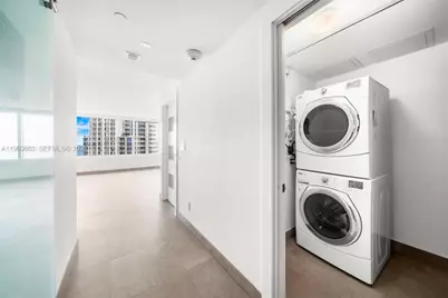400 S Pointe Dr #2006, Miami Beach, FL 33139 - Photo 23