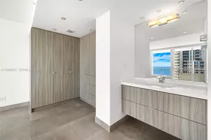 400 South Pointe Dr, Miami Beach, FL 33139 - Photo 19