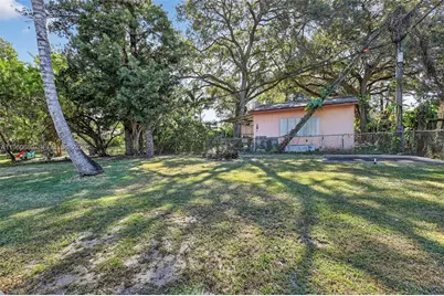 870 NE 144th St, North Miami, FL 33161 - Photo 21