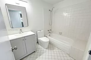 3041 N 74th Ave, Hollywood, FL 33024 - Photo 17