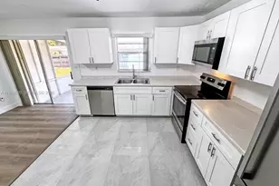 3041 N 74th Ave, Hollywood, FL 33024 - Photo 9