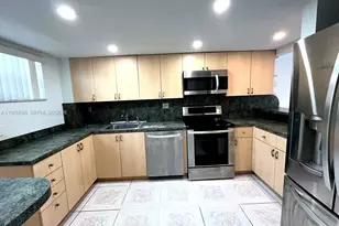 8775 Park Blvd, Miami, FL 33172 - Photo 15