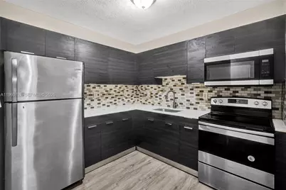 2731 NW 1st St #3, Pompano Beach, FL 33069 - Photo 11