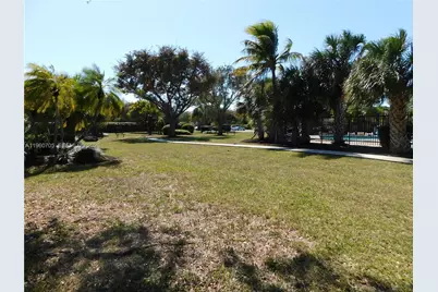 14211 Kendale Lakes Cir #14211, Miami, FL 33183 - Photo 5