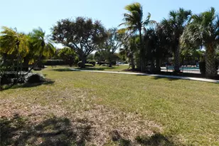 14211 Kendale Lakes Cir, Miami, FL 33183 - Photo 5