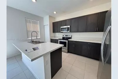 1110 SE 27th Ter #1110, Homestead, FL 33035 - Photo 11