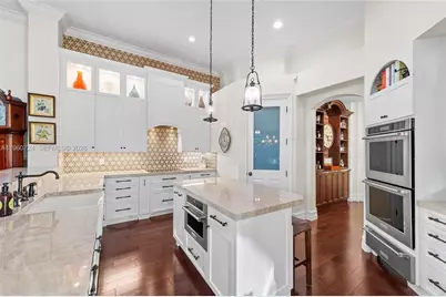 2567 Montclaire Cir, Weston, FL 33327 - Photo 9