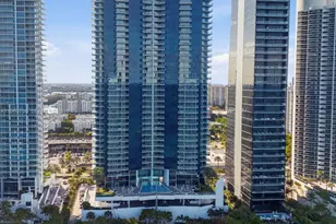 17121 Collins Ave, Sunny Isles Beach, FL 33160 - Photo 3