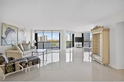 2000 Island Bl #1109, Aventura, FL 33160 - Photo 5