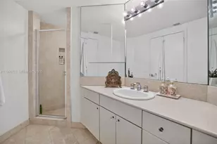 2000 Island Bl, Aventura, FL 33160 - Photo 21