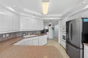 2000 Island Bl, Aventura, FL 33160 - Photo 31